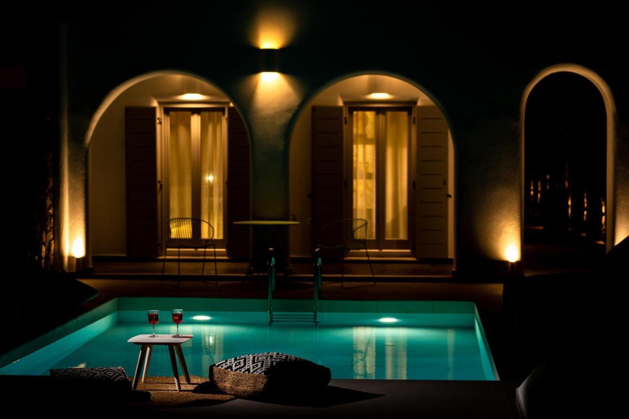 Modern Dome Homes Of Santorini بيريسا المظهر الخارجي الصورة